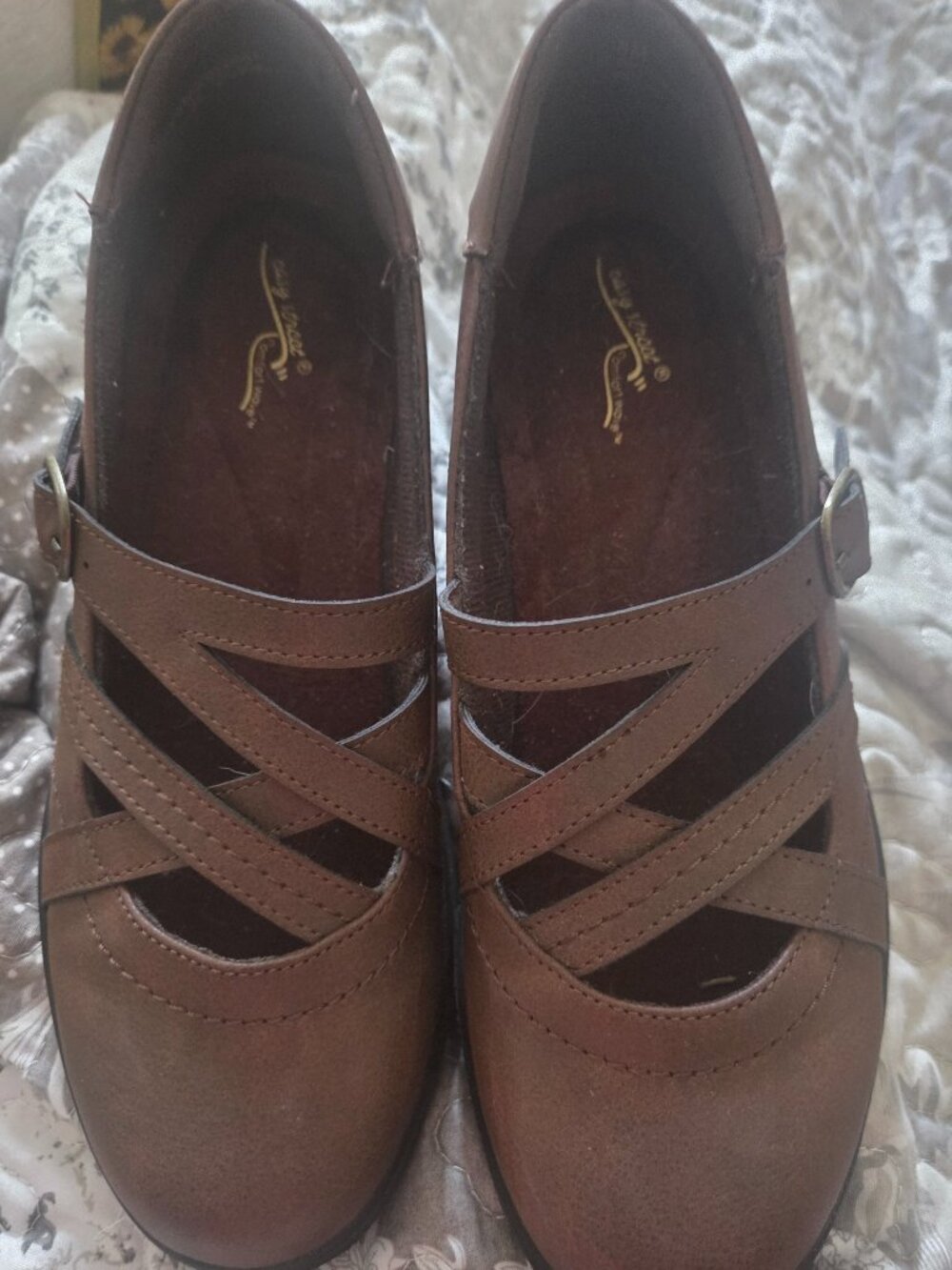 Easy Street Wise Brown Mary Jane Size 8. Adjustable strap